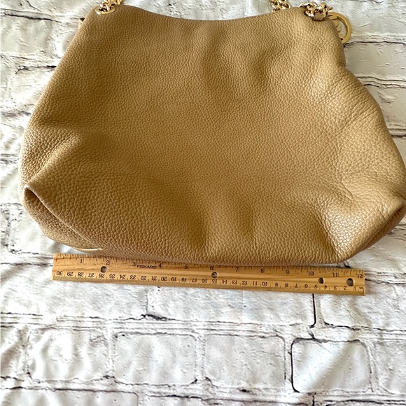 Michael Kors Neutral beige Jet Set Chain Shoulder Bag - Picture 12 of 16